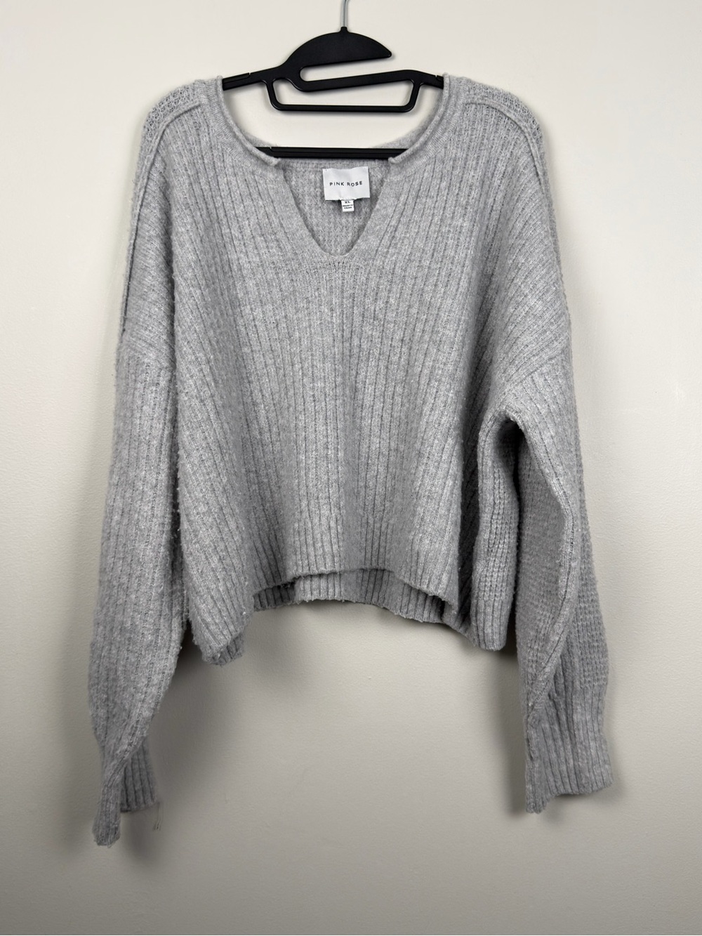 Pink Rose Gray Ribbed V-Neck Sweater Women’s XL